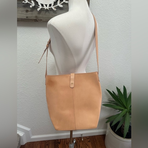 Jenni Kayne Natural Tan Leather Bucket Shoulder Bag NWT FLAW - Picture 1 of 10